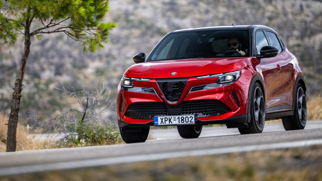 Δοκιμάζουμε τη νέα Alfa Romeo Junior Veloce