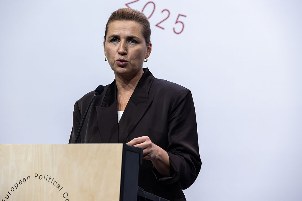 Στα χνάρια της Αυστραλίας και η Δανία: Η κυβέρνηση εξετάζει την απαγόρευση των social media στα παιδιά κάτω των 15