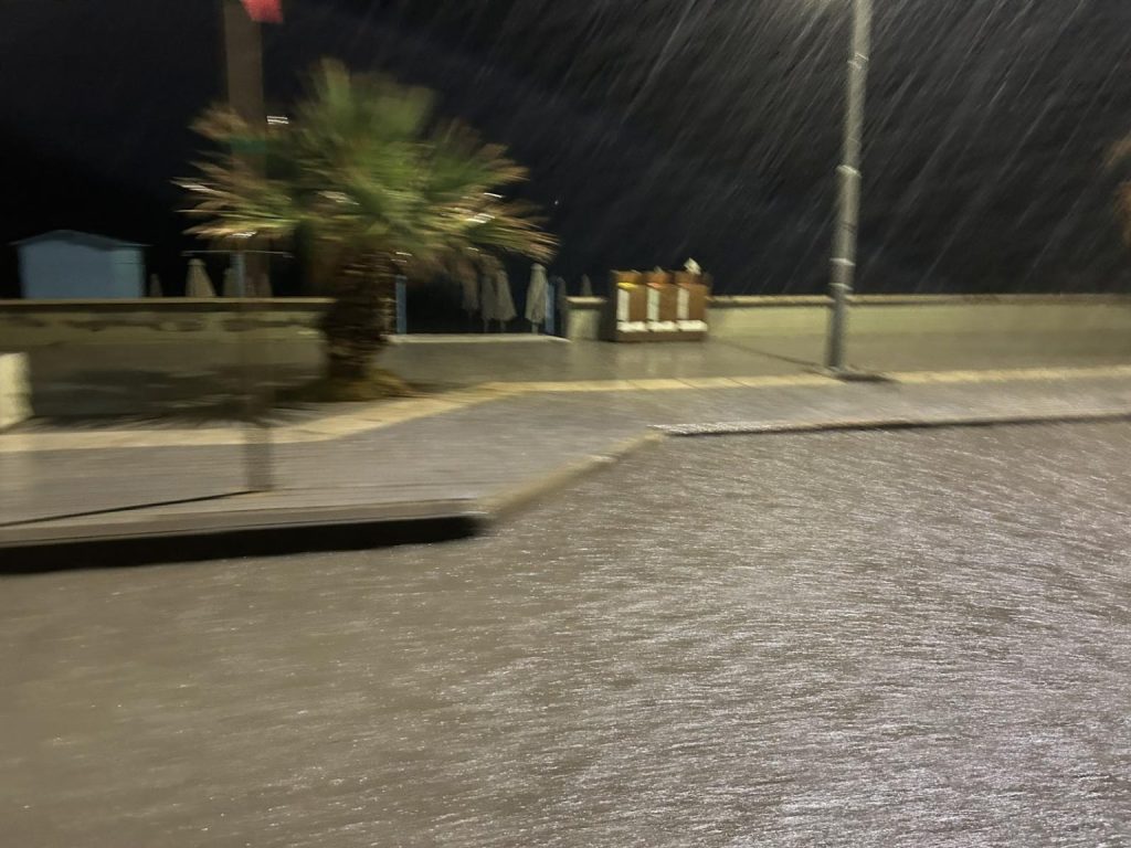 Πλημμύρισε το Ρέθυμνο από τις καταρρακτώδεις βροχές – Δείτε φωτογραφίες