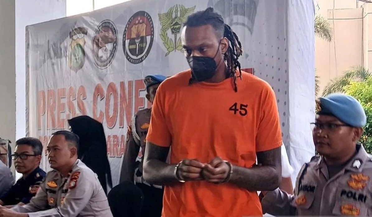 Ινδονησία: Αμερικανός μπασκετμπολίστας πιάστηκε με καραμέλες κάνναβης και κινδυνεύει με θανατική ποινή (βίντεο)