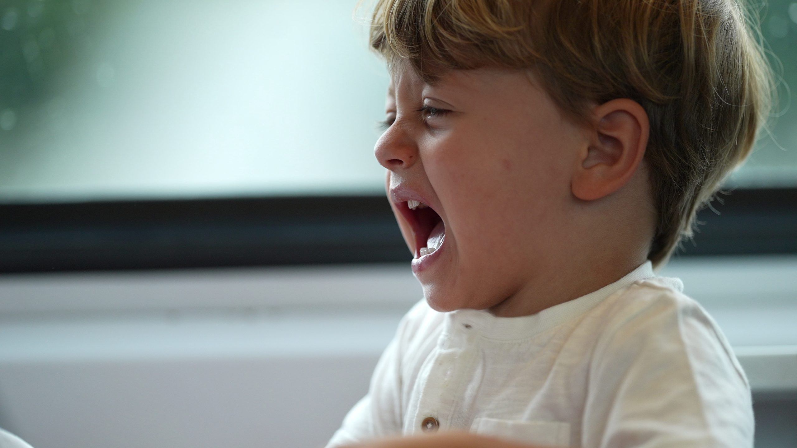 Η φράση που ηρεμεί ένα θυμωμένο παιδί μέσα σε 30 δευτερόλεπτα