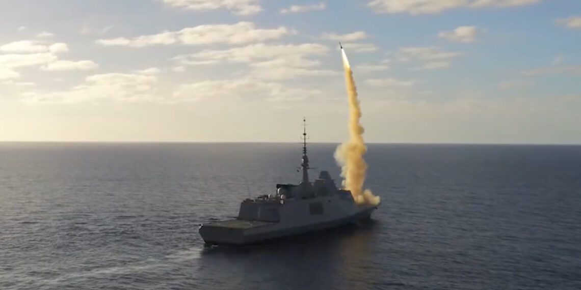 Mε πύραυλο Aster 30 η γαλλική φρεγάτα FREMM «Alsace» κατέστρεψε υπερηχητικό στόχο (βίντεο)