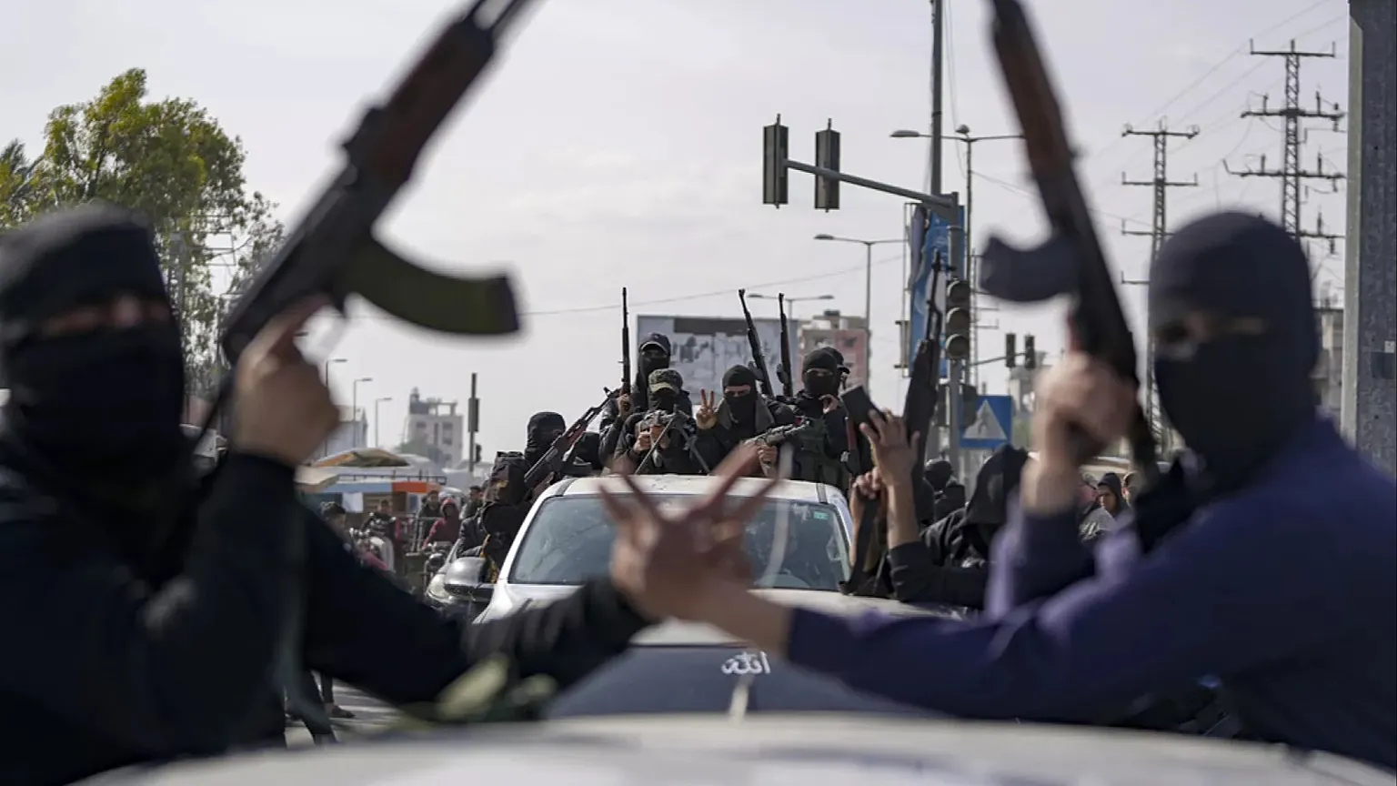 Χαμάς: «Ίσως παραδώσουμε στο Ισραήλ ταυτόχρονα όλους τους ζωντανούς ομήρους και τις σορούς των νεκρών»