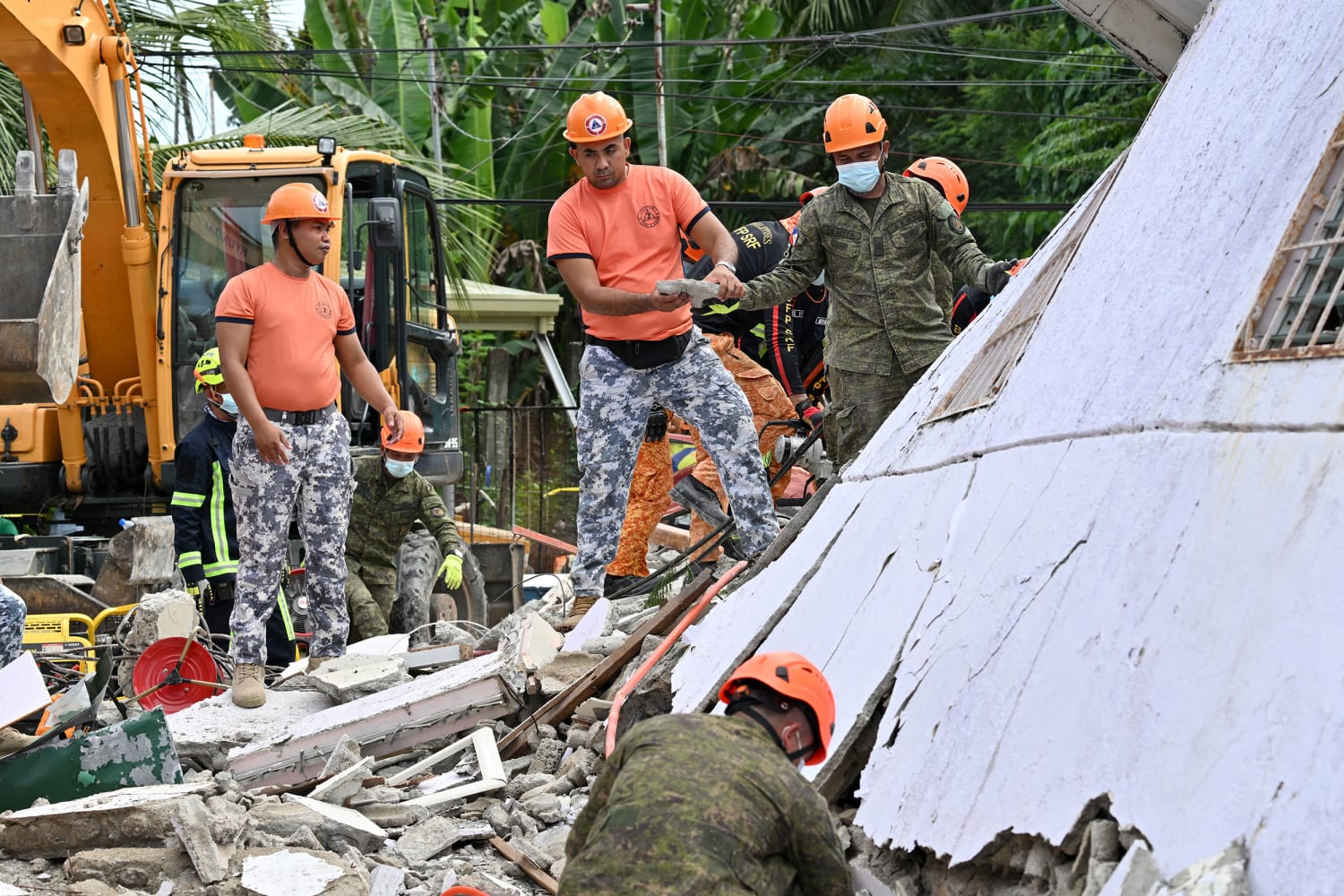Ισχυρός σεισμός 7,2 Ρίχτερ έπληξε τις Φιλιππίνες – Έντονοι φόβοι για πιθανό τσουνάμι