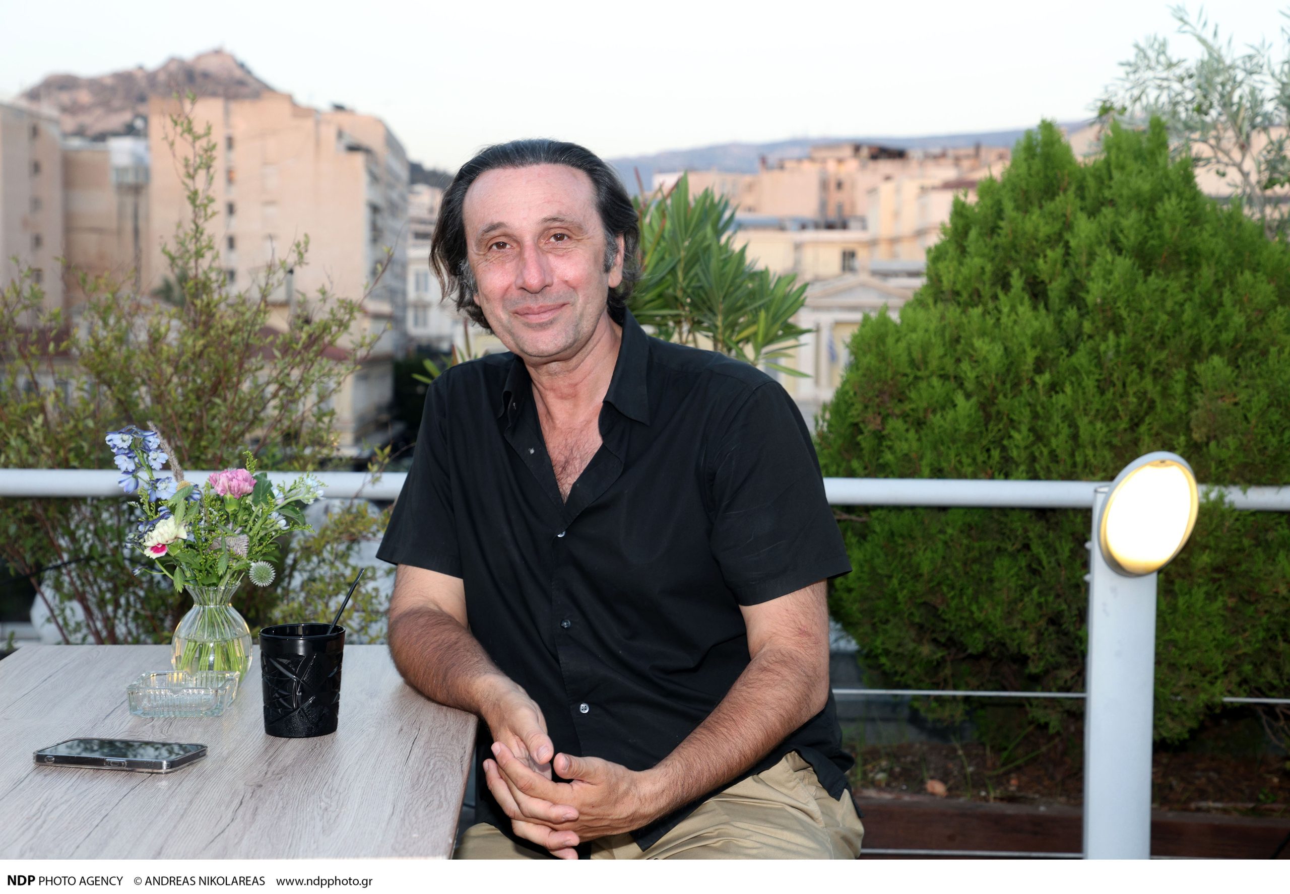 Ρ.Χαραλαμπίδης: «Έπαθα δηλητηρίαση από ζαμπονοτυρόπιτα και έκαψα τις φωνητικές μου χορδές» (βίντεο)