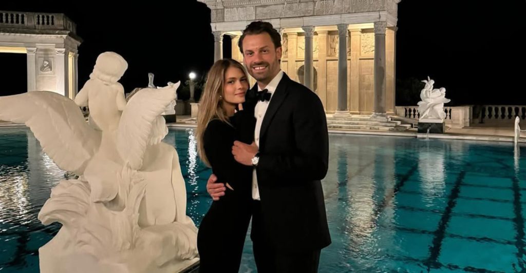 Η Αμαλία Κωστοπούλου παντρεύτηκε με πολιτικό γάμο τον Τζέικ Μέντγουελ στη Νέα Υόρκη – Δείτε βίντεο