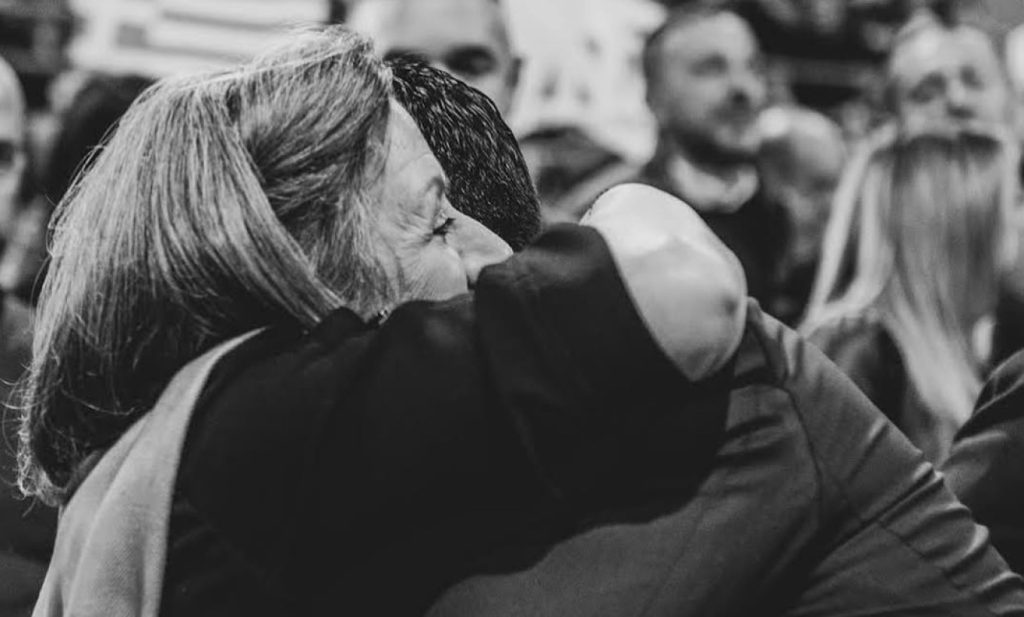 Έφυγε από καρκίνο η μητέρα του Κωνσταντίνου Κυρανάκη: «Ήσουν δυνατή και περήφανη – Θα σ ‘αγαπώ για πάντα» (φωτο)