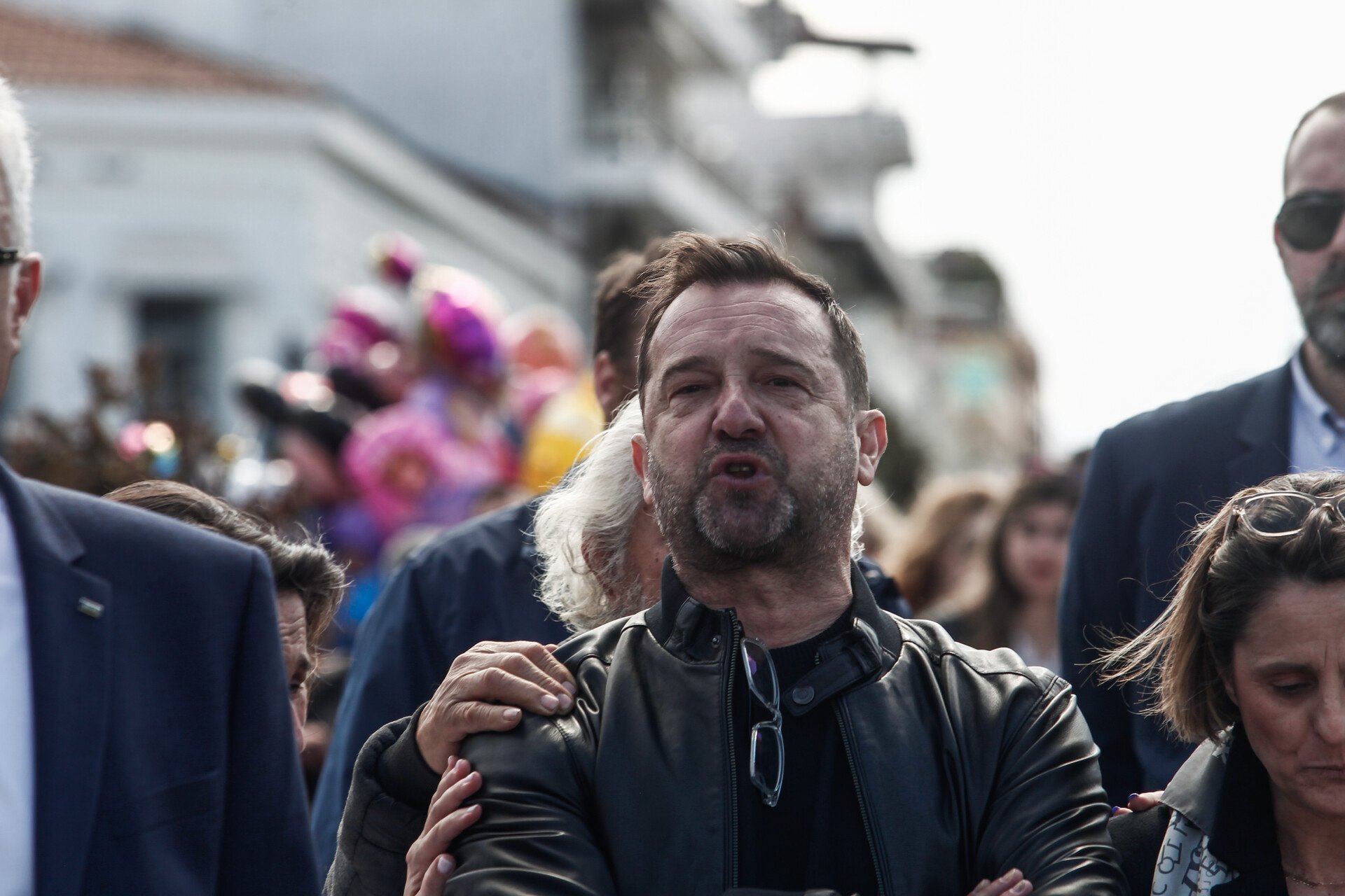 Νίκος Πλακιάς για το δυστύχημα στα Τέμπη: «Δεν ήταν η κακιά η ώρα, ήταν η κακιά η χώρα» (βίντεο)