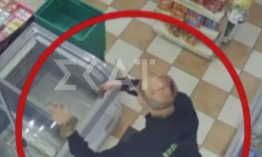 Άγιος Παντελεήμονας: Αιμόφυρτος ο 47χρονος Ουκρανός ζητά βοήθεια μετά τον θάνατο του ομοεθνή του – Δείτε βίντεο