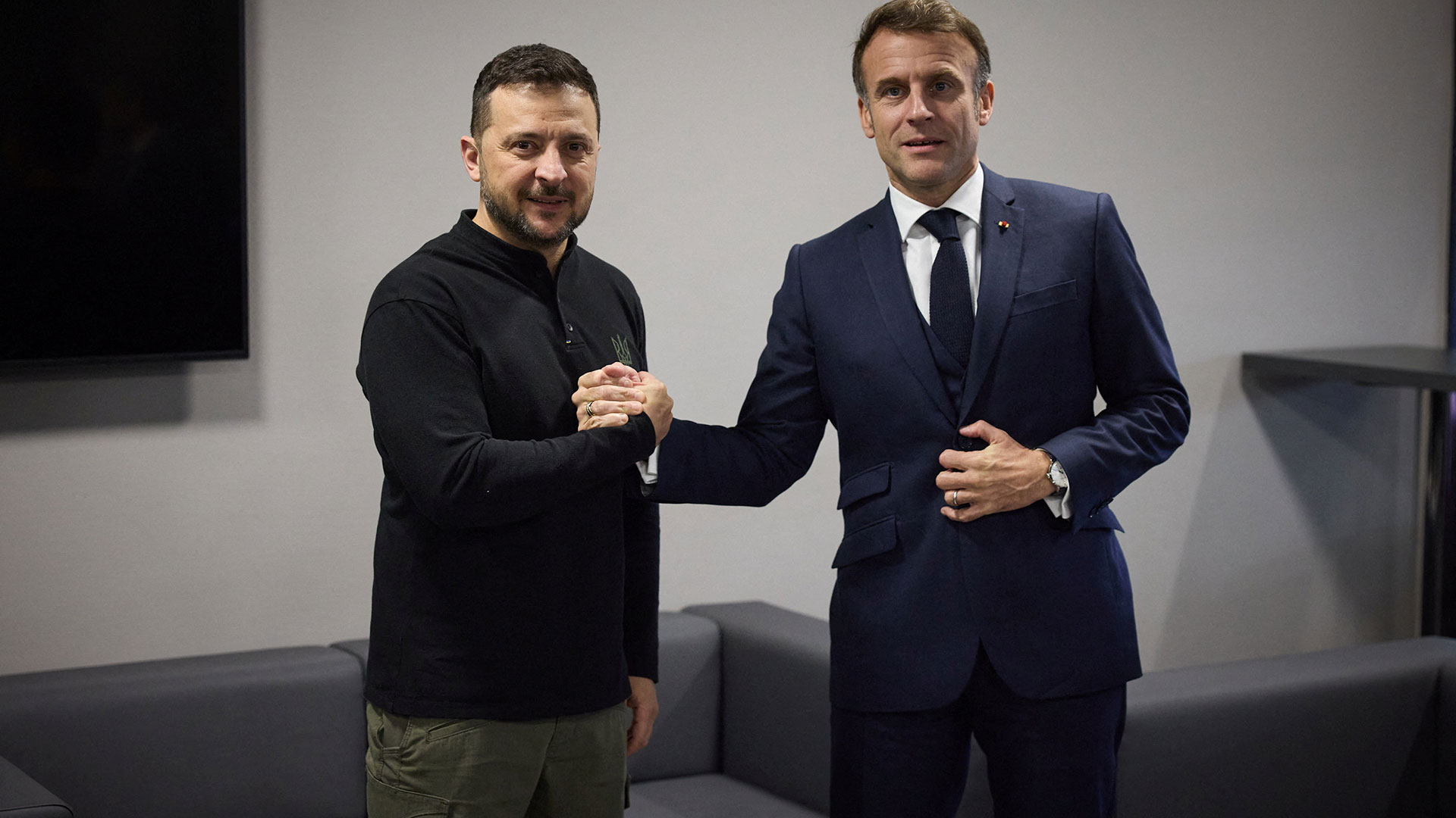 Τηλεφωνική επικοινωνία Β.Ζελένσκι με τον Ε.Μακρόν: Τι συζήτησαν