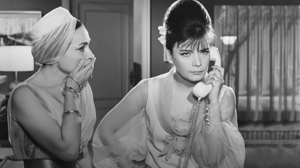 «Δεσποινίς Διευθυντής»: Δείτε πώς είναι σήμερα το κτίριο που επιβλέπουν οι Τ.Καρέζη και Α.Αλεξανδράκης (φωτο)