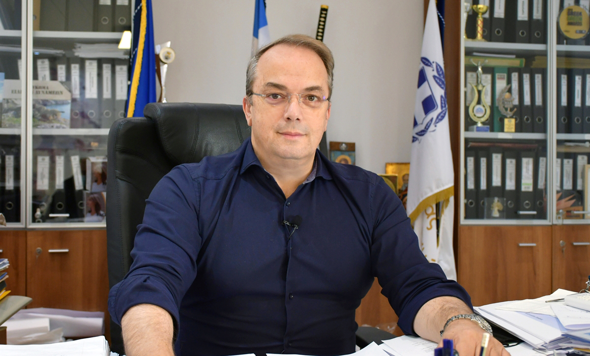 Στο ναυτικό νοσοκομείο ο δήμαρχος Βάρης-Βούλας-Βουλιαγμένης Γ.Κωνσταντέλλος, με γαστρορραγία