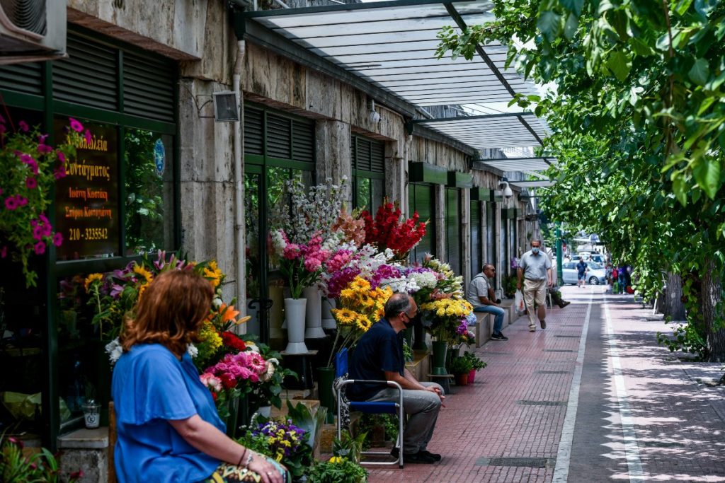 Πίσω στην δεκαετία του ’20: Η ιστορία των θρυλικών ανθοπωλείων της Βουλής