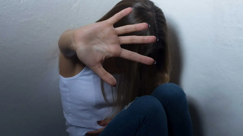 Πάτρα: 55χρονος κατηγορείται για ασέλγεια από τις τρεις του κόρες και τις δύο ανιψιές του