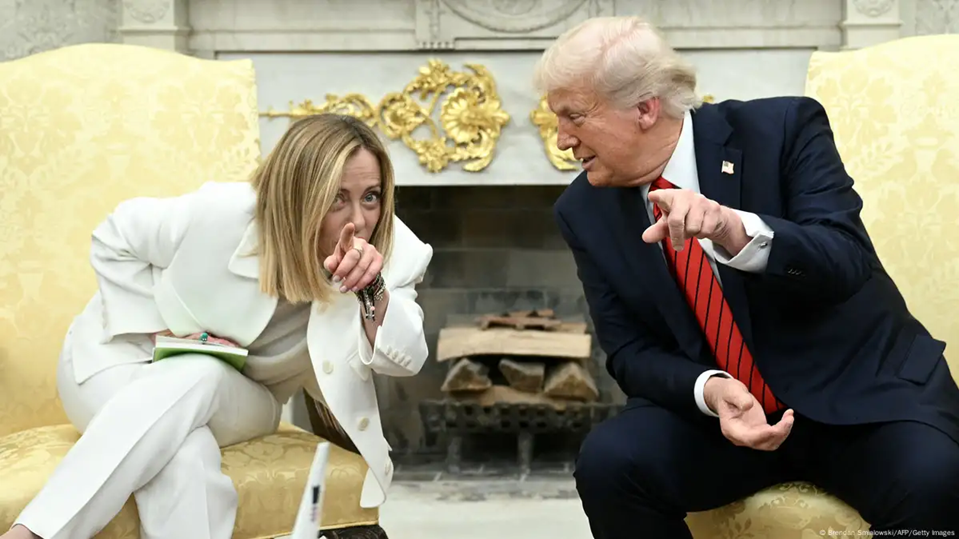 Τα κομπλιμέντα του Ν.Τραμπ στη Τ.Μελόνι: «Είσαι νέα και όμορφη – Δεν θα τολμούσα να το πω αυτό στην Αμερική»