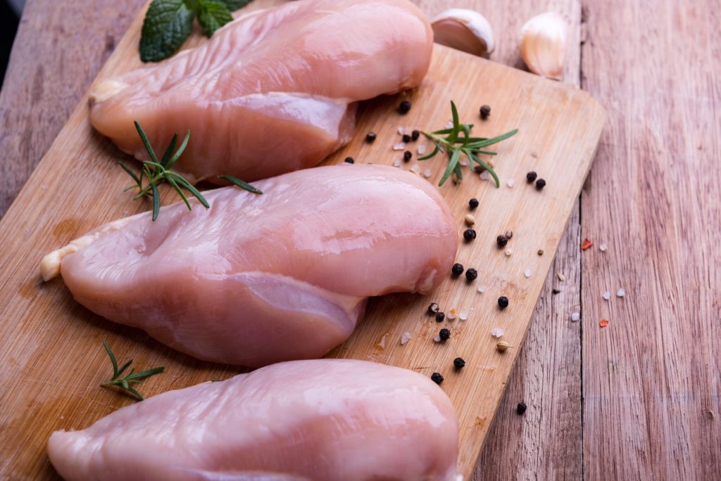 Εντοπίστηκε σαλμονέλα σε ελληνικό φιλέτο κοτόπουλου – Τι αναφέρουν οι ιταλικές αρχές