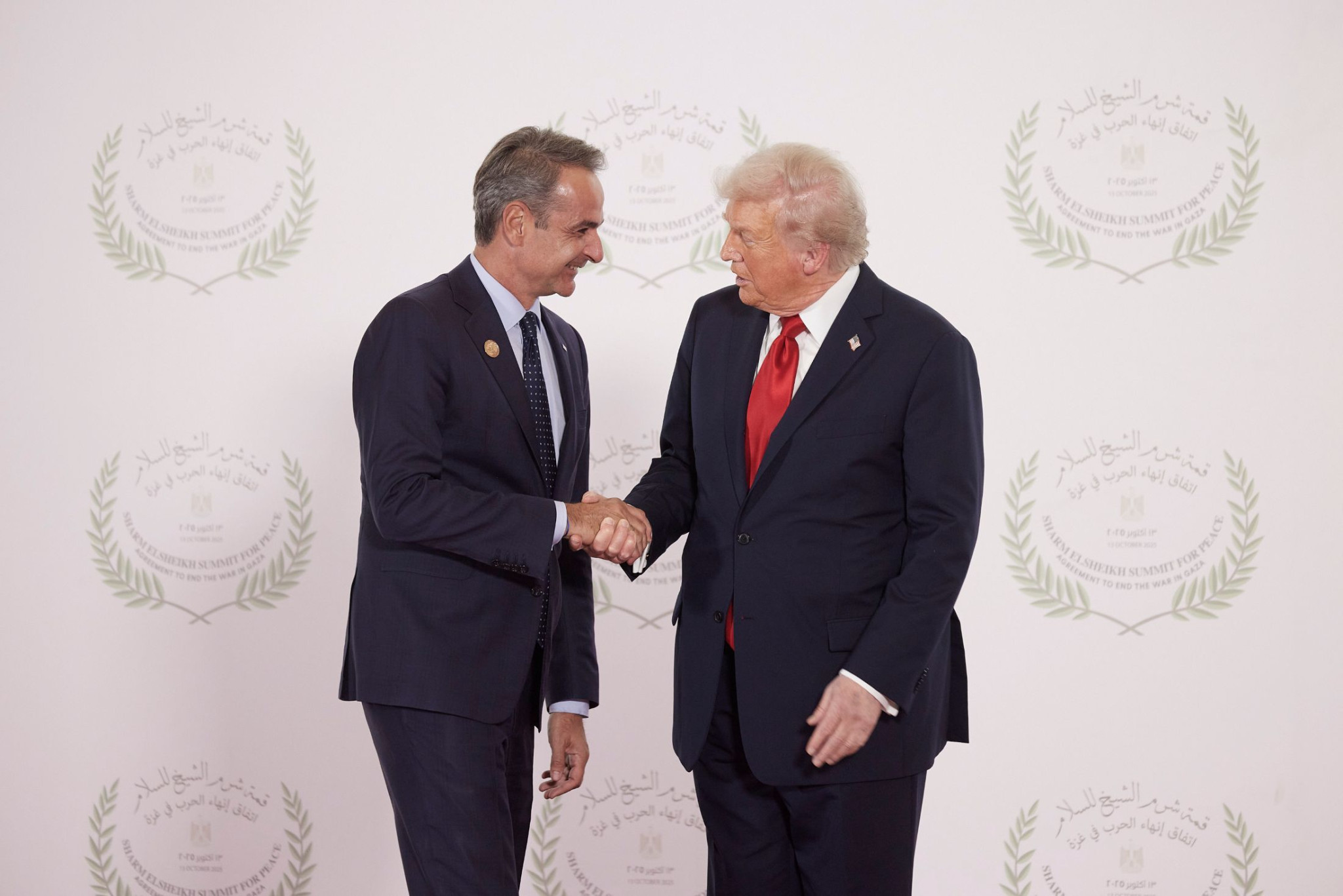 Ο Ν.Τραμπ «έδειξε» τον Κ.Μητσοτάκη: «Υπάρχουν κάποια άτομα εδώ που δεν τα χωνεύω καθόλου!» (βίντεο)