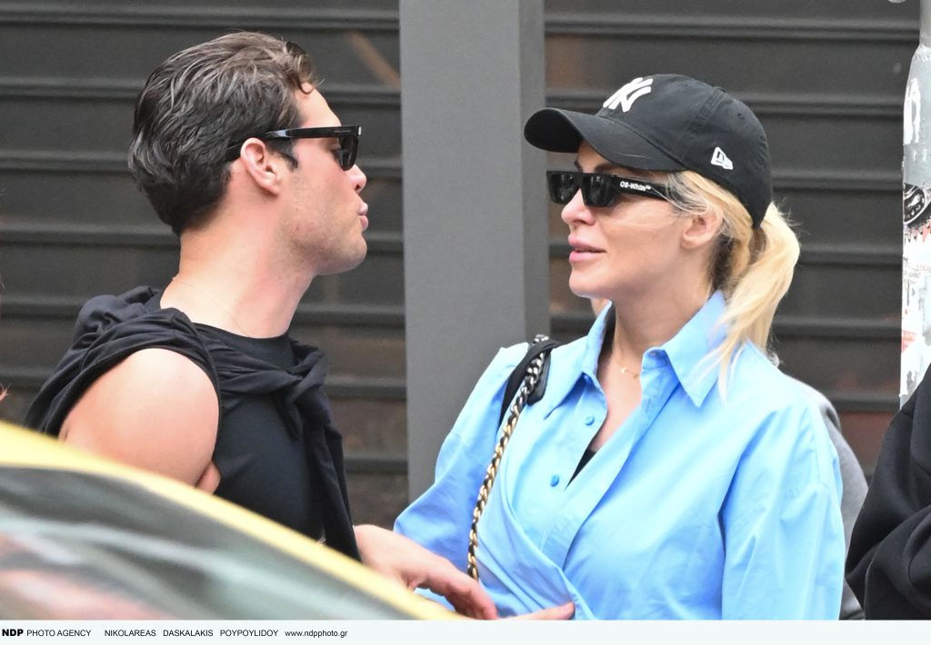 Οργιάζουν οι φήμες περί εγκυμοσύνης της Κ.Καινούργιου – Η στιγμή που χαϊδεύει την φουσκωμένη κοιλιά της (φώτο)