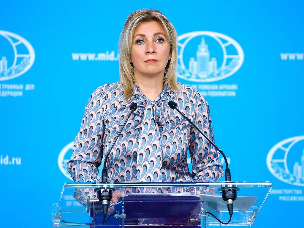 Ζαχάροβα για περιοδικό  Time: «Μόνο ανώμαλοι άνθρωποι θα επέλεγαν μια τέτοια φωτογραφία για τον Τραμπ»