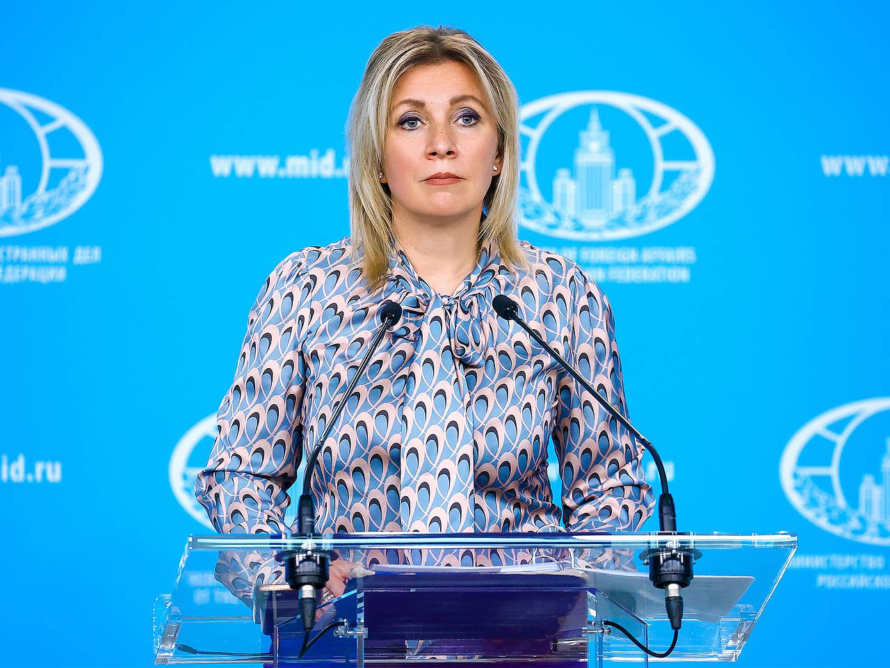 Ζαχάροβα για περιοδικό Time: «Μόνο ανώμαλοι άνθρωποι θα επέλεγαν μια τέτοια φωτογραφία για τον Τραμπ»