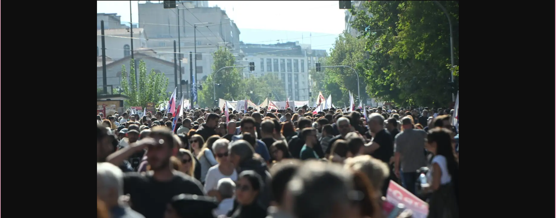 Απεργία ΓΣΕΕ και ΑΔΕΔΥ: Ξεκίνησε το συλλαλητήριο – Πώς κινούνται τα ΜΜΜ