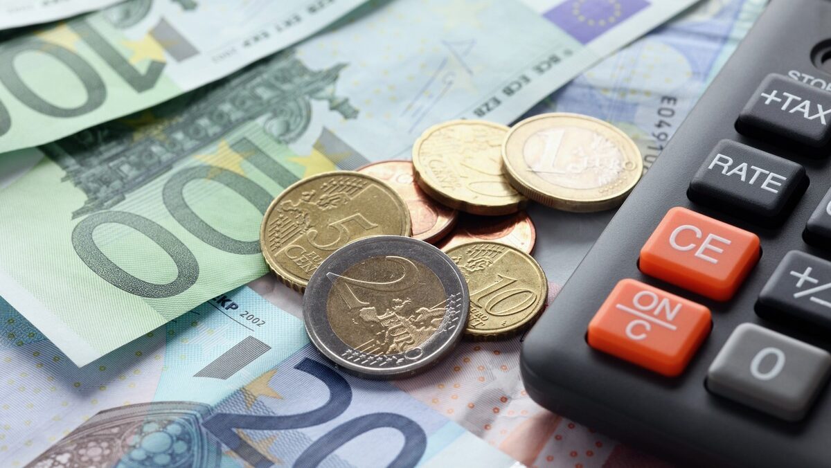 Αναδρομικά: Δείτε ποιοι είναι οι συνταξιούχοι που δικαιούνται επιστροφές έως 8.500 ευρώ