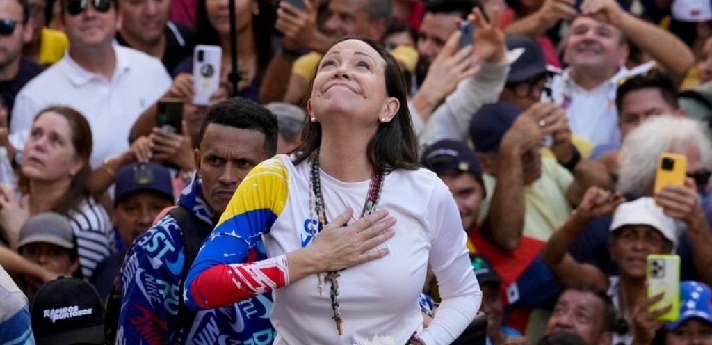 Η Βενεζουέλα κλείνει την πρεσβεία της στη Νορβηγία μετά την απονομή του Νόμπελ Ειρήνης στη Μ.Ματσάντο