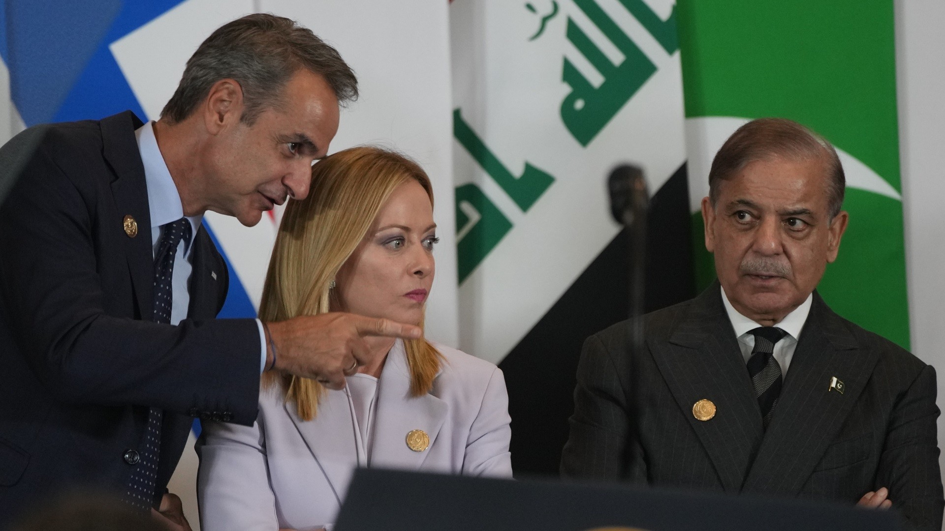 Το βλέμμα της Τ.Μελόνι προς τον Κ.Μητσοτάκη όταν ο Ν.Τραμπ εξέφρασε αντιπάθεια για κάποιους ήταν «όλα τα λεφτά»