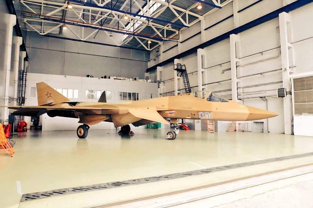 Γιατί βάφτηκε το ρωσικό υπερμαχητικό Su-57 Frelon στα χρώματα της ερήμου;