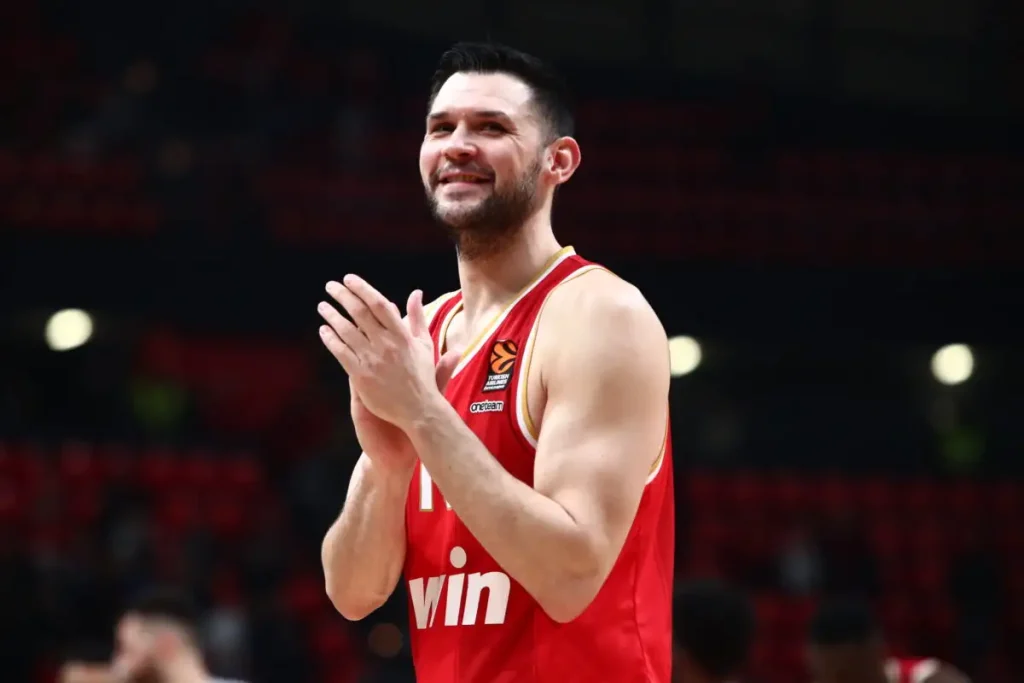 Ιστορική βραδιά για τον Κ.Παπανικολάου: Έφτασε τις 400 συμμετοχές με τη φανέλα του Ολυμπιακού στην Ευρωλίγκα