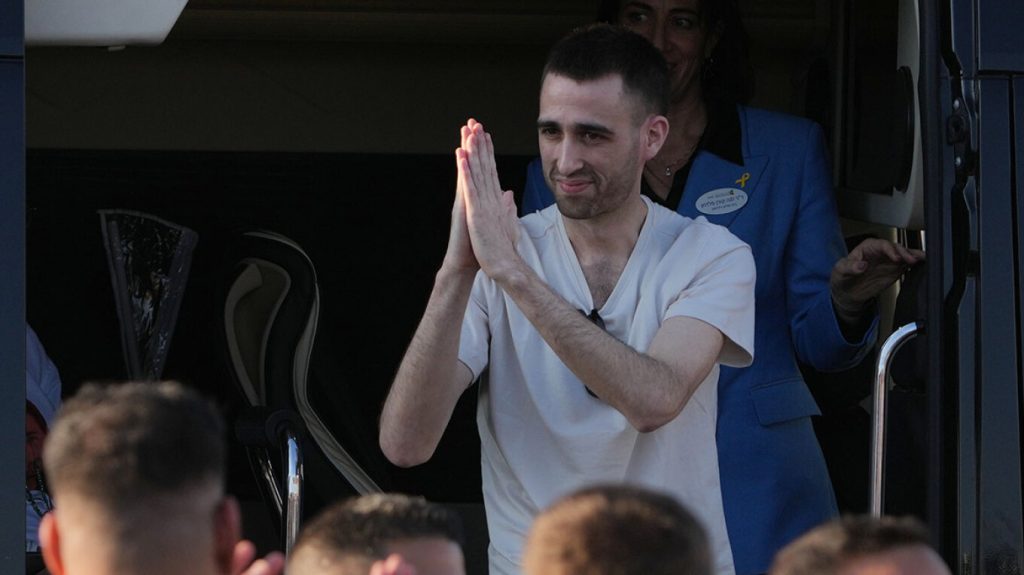 Ο ισραηλινός καταδρομέας που βρέθηκε όμηρος για 738 ημέρες από την Χαμάς