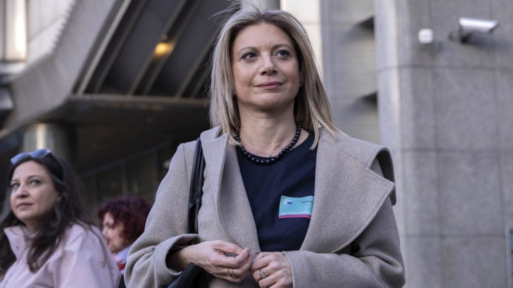 Μ.Καρυστιανού: «Το Μνημείο του Άγνωστου Στρατιώτη ανήκει σε όλους τους Έλληνες – Κάτω τα χέρια»