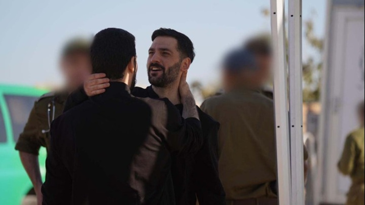 Συγκλονίζουν οι μαρτυρίες των Ισραηλινών ομήρων: «Του πρόσφεραν περισσότερο φαγητό αν ασπαζόταν το Ισλάμ»