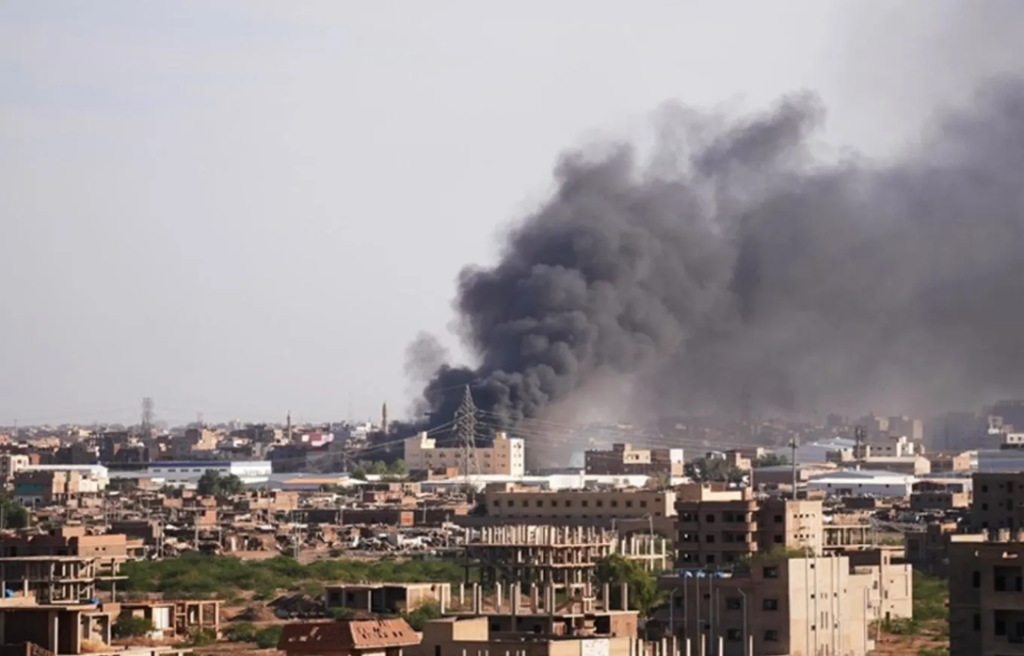 Σουδάν: Το Χαρτούμ δέχθηκε αλλεπάλληλα πλήγματα από drones – Δύο νεκροί