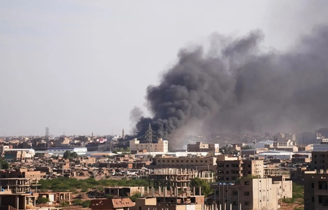 Σουδάν: Το Χαρτούμ δέχθηκε αλλεπάλληλα πλήγματα από drones – Δύο νεκροί