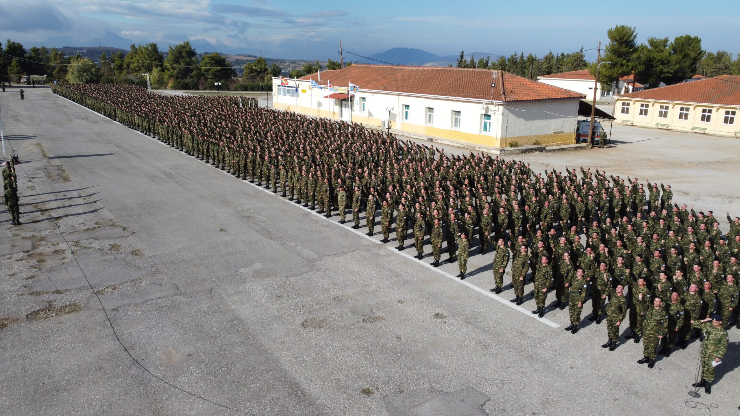 Αύξηση αποδοχών στους οπλίτες θητείας κατά 1.000%