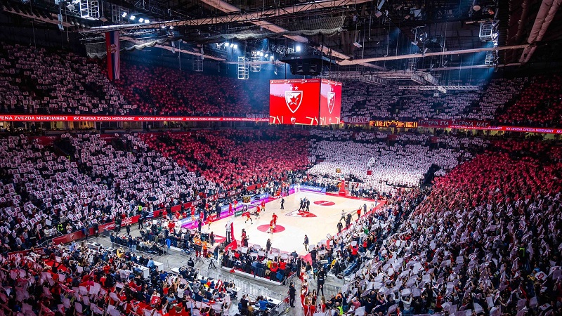 Βίντεο: Ο ύμνος «Δόξα στην Ρωσία» έπαιξε στο γήπεδο του Ερυθρού Αστέρα για αγώνα της Euroleague!
