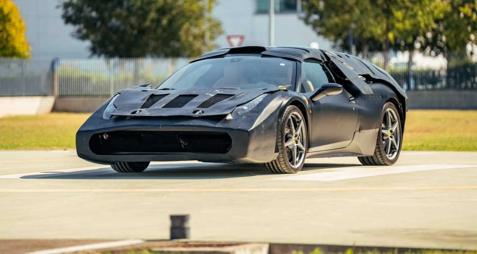 Αυτή η αλλόκοτη Ferrari αξίζει μια περιουσία -για καλό λόγο