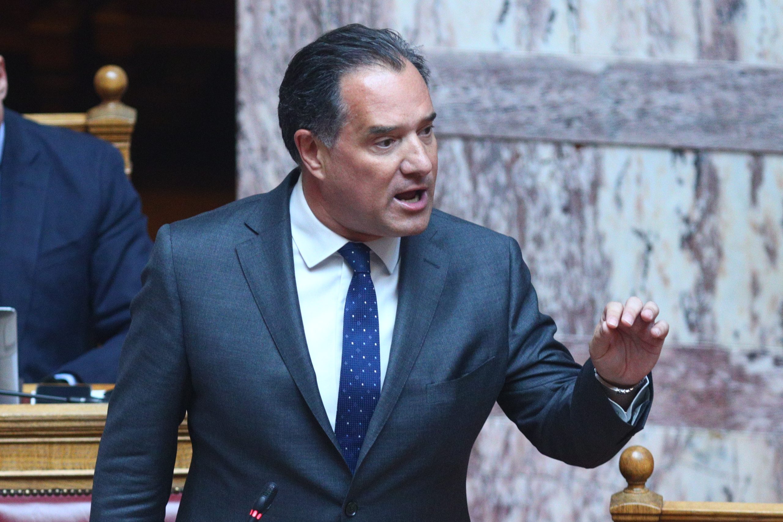 Α.Γεωργιάδης: «Αχαΐρευτοι και άχρηστοι όσοι συμμετείχαν στις χθεσινές διαμαρτυρίες στο “Αττικόν”»