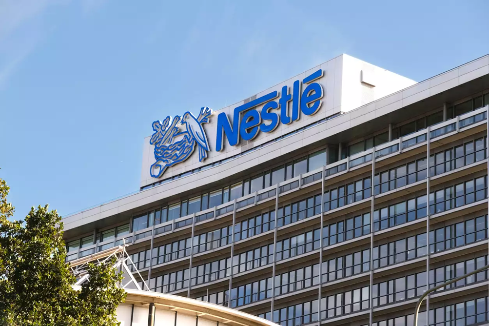 Nestlé: «Θα καταργήσουμε 16.000 θέσεις εργασίας παγκοσμίως τα επόμενα δύο χρόνια»