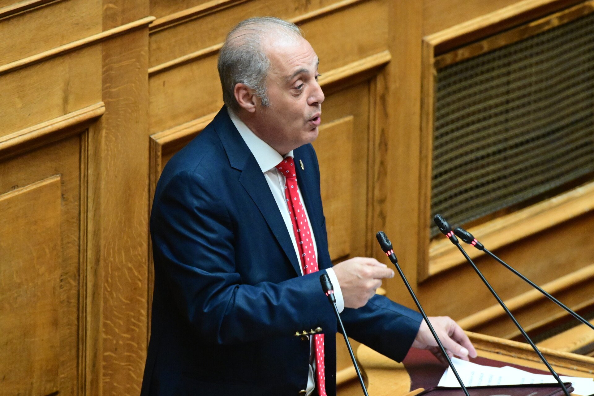 Κ.Βελόπουλος σε Δ.Καιρίδη: «Το εκλαμβάνω ως κακία και ως κακιά – Είναι ανόητος»