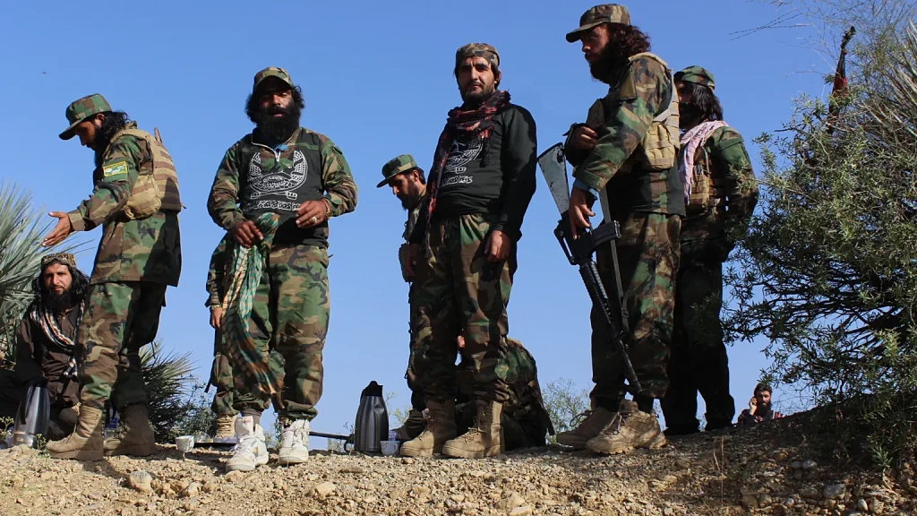 Τουλάχιστον επτά νεκροί Πακιστανοί στρατιώτες σε επίθεση αυτοκτονίας κοντά στα σύνορα με το Αφγανιστάν