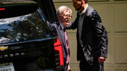 Ο πρώην σύμβουλος του Τραμπ Τζον Μπόλτον, κατηγορείται για «κακή διαχείριση απόρρητων εγγράφων»