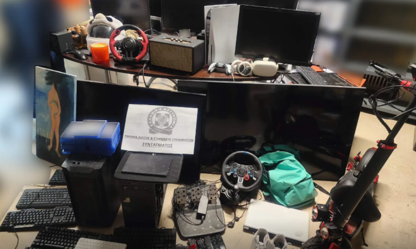 Από πατίνια μέχρι τηλεοράσεις: Συνελήφθη 54χρονος που έκανε διαρρήξεις σε μαγαζιά στο Κολωνάκι – Πώς δρούσε