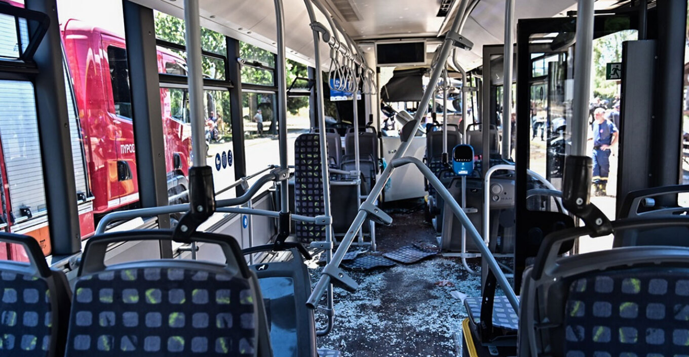 Κορωπί: Η ΕΛΑΣ ταυτοποίησε τα έξι άτομα που πέταξαν πέτρες και προκάλεσαν καταστροφές σε αστικό λεωφορείο