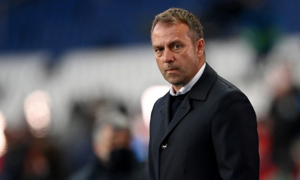 Χ.Φλικ: Αντιδράσεις με την άσεμνη χειρονομία του προπονητή της Μπαρτσελόνα μετά το νικητήριο γκολ – Δείτε βίντεο