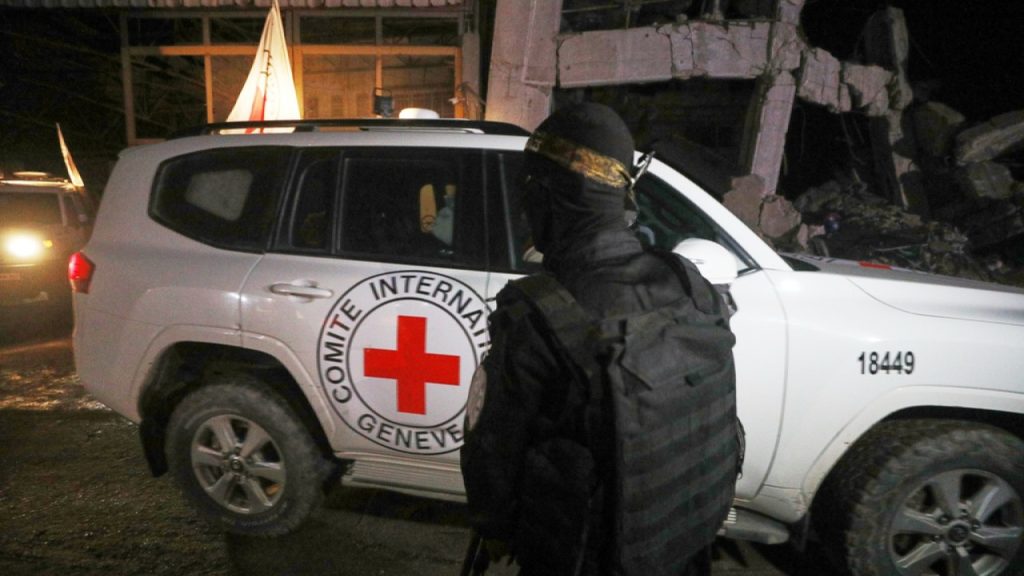 Η Χαμάς παρέδωσε στον Ερυθρό Σταυρό τις σορούς δύο Ισραηλινών ομήρων