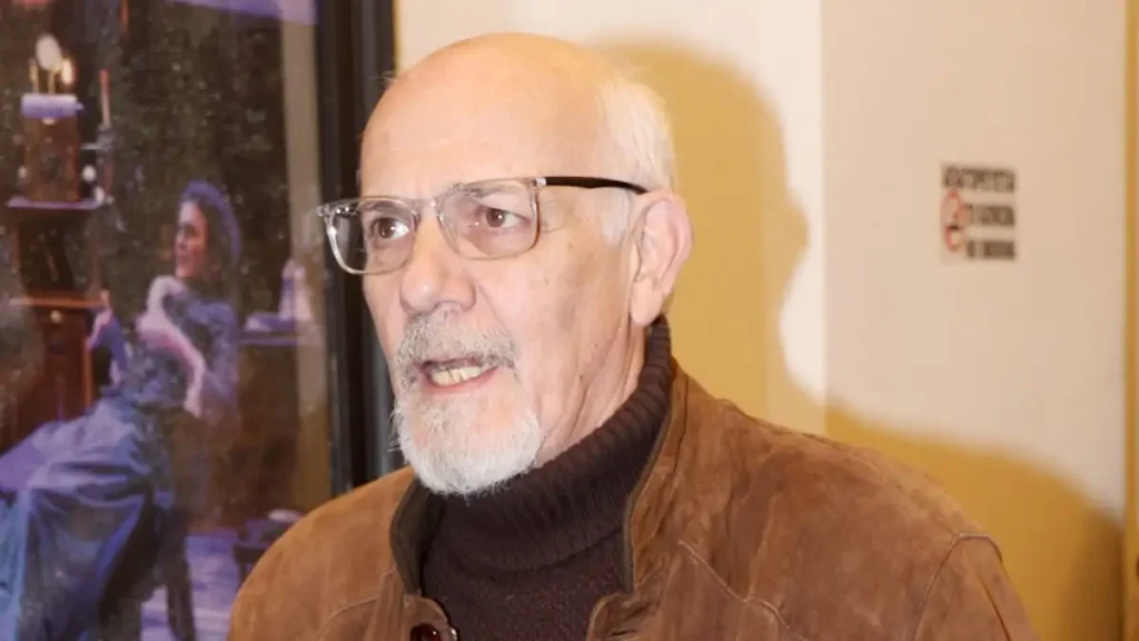 Γ.Κιμούλης: «Το πιο επικίνδυνο να μην σε αναγκάσει η αντοχή των άλλων στη χυδαιότητα να γίνεις κι εσύ χυδαίος»