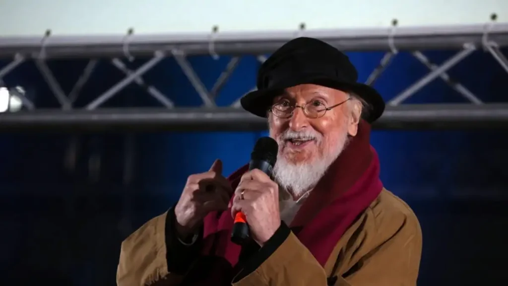 Δ.Σαββόπουλος: «Φαίνεται πως ανταποκρίνεται στην αγωγή που λαμβάνει» – Τα νεότερα για την κατάσταση της υγείας του