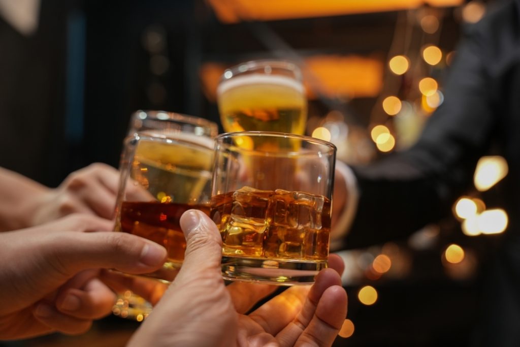 Νέο Ηράκλειο: Συνελήφθη ο πατέρας 16χρονης που λιποθύμησε μετά από κατανάλωση αλκοόλ – Τι εξετάζουν οι Αρχές